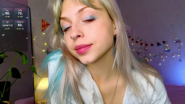 Snapshot of lavenderluxe chatting on 09.19.25 lavenderluxe online show from 09.19.25