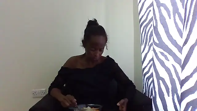 Snapshot of sweets_80 chatting on 06.04.26 sweets 80 online show from 06.04.26