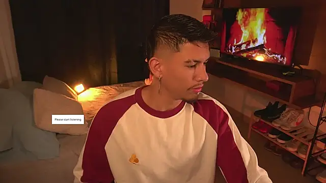 Snapshot of Aaronfox_x chatting on 06.06.26 Aaronfox x online show from 06.06.26