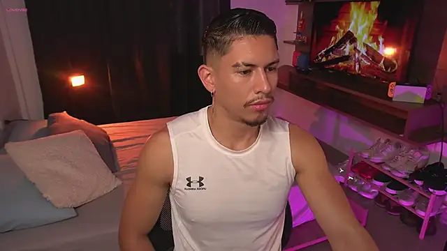 Snapshot of Aaronfox_x chatting on 06.16.26 Aaronfox x online show from 06.16.26