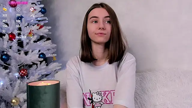 Snapshot of MeghanElson chatting on 12.30.24 MeghanElson online show from 12.30.24