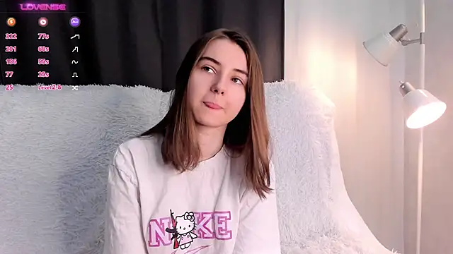 Snapshot of MeghanElson chatting on 03.19.25 MeghanElson online show from 03.19.25