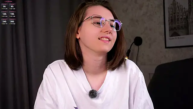 Snapshot of MeghanElson chatting on 06.20.26 MeghanElson online show from 06.20.26
