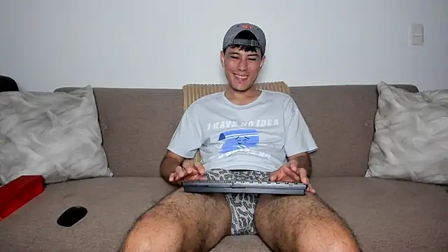 Snapshot of Huge_latin_cock chatting on 10.04.25 Huge latin cock online show from 10.04.25