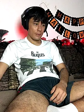Snapshot of Huge_latin_cock chatting on 10.18.25 Huge latin cock online show from 10.18.25