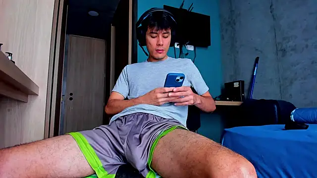 Huge latin cock online show from 05.05.26