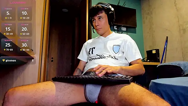 Snapshot of Huge_latin_cock chatting on 06.26.26 Huge latin cock online show from 06.26.26