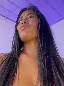 Snapshot of hurren_pasha chatting on 02.10.25 hurren pasha online show from 02.10.25