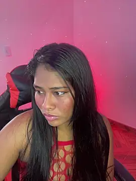 Snapshot of hurren_pasha chatting on 02.14.25 hurren pasha online show from 02.14.25