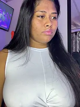 Snapshot of hurren_pasha chatting on 10.02.25 hurren pasha online show from 10.02.25