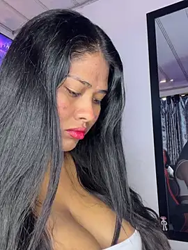 Snapshot of hurren_pasha chatting on 10.15.25 hurren pasha online show from 10.15.25