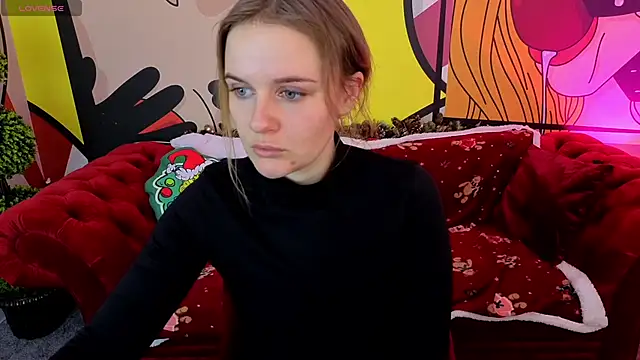 Snapshot of MaribelRiverr_ chatting on 12.22.25 MaribelRiverr online show from 12.22.25