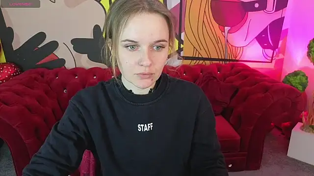 Snapshot of MaribelRiverr_ chatting on 04.20.26 MaribelRiverr online show from 04.20.26