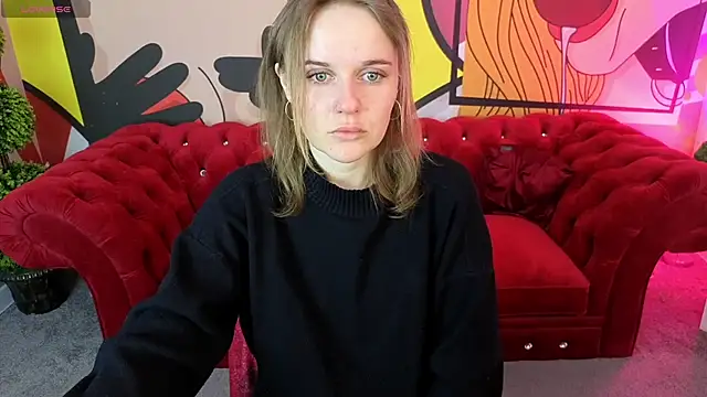 Snapshot of MaribelRiverr_ chatting on 04.28.26 MaribelRiverr online show from 04.28.26