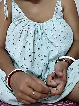 Snapshot of miss-Riy chatting on 11.11.25 miss-Riy online show from 11.11.25