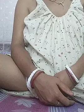 Snapshot of miss-Riy chatting on 11.23.25 miss-Riy online show from 11.23.25