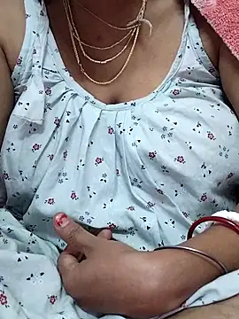 Snapshot of miss-Riy chatting on 12.22.25 miss-Riy online show from 12.22.25