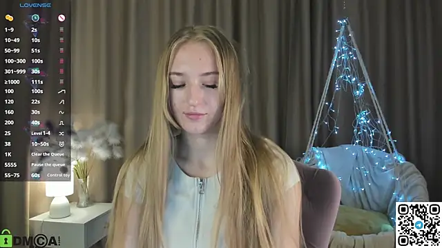 Snapshot of Stacy_River chatting on 10.09.25 Stacy River online show from 10.09.25