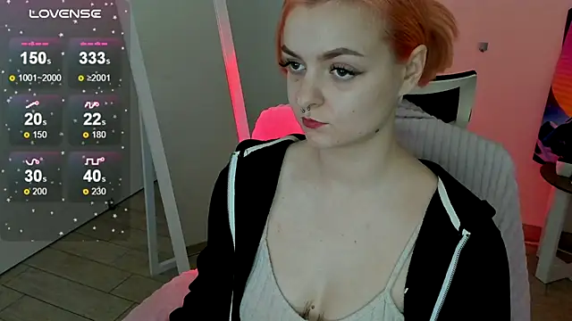 Snapshot of Fire_Bestie chatting on 10.19.25 Fire Bestie online show from 10.19.25