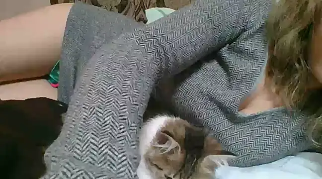 Snapshot of Emma_99 chatting on 02.01.25 Emma 99 online show from 02.01.25