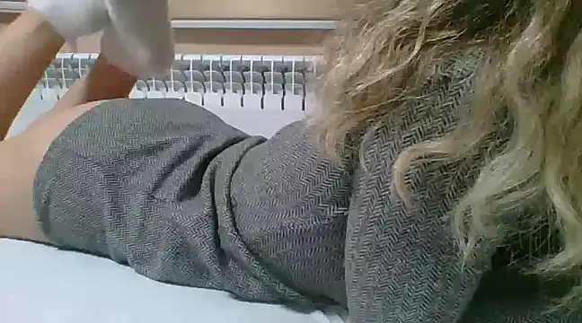 Snapshot of Emma_99 chatting on 02.01.25 Emma 99 online show from 02.01.25