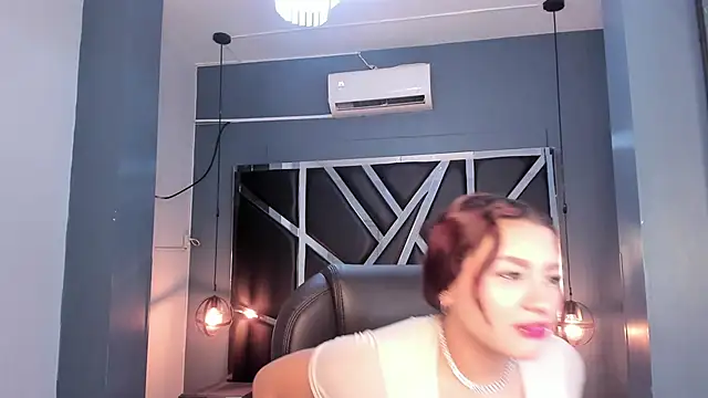 Snapshot of lilith_guzman chatting on 01.05.25 lilith guzman online show from 01.05.25