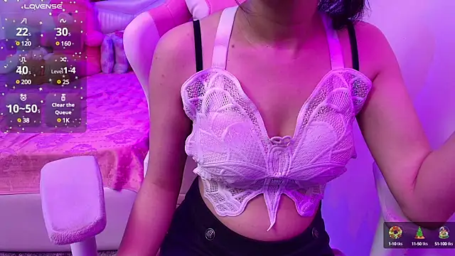 Snapshot of YourKusu chatting on 02.14.25 YourKusu online show from 02.14.25