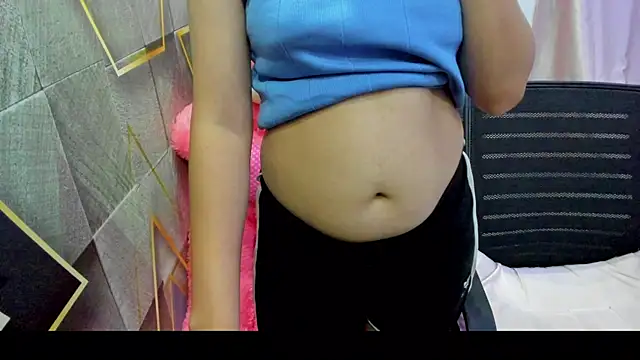 Snapshot of YourKusu chatting on 09.16.25 YourKusu online show from 09.16.25
