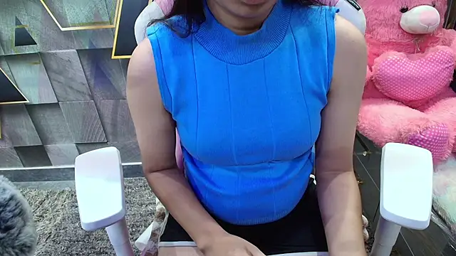 Snapshot of YourKusu chatting on 10.10.25 YourKusu online show from 10.10.25