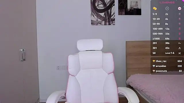 Snapshot of 1_love_8 chatting on 02.05.25 1 love 8 online show from 02.05.25