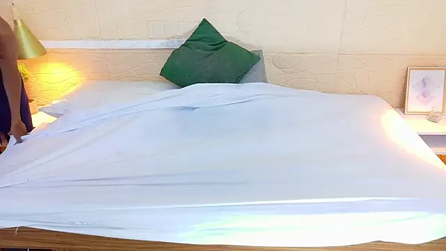 Chocolatte bar online show from 03.19.25