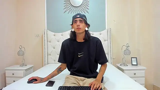 Matthew Dixonn online show from 12.25.24