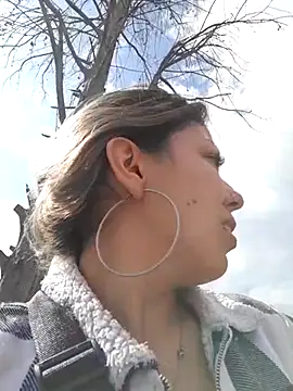 Snapshot of Sweel_Leyva18 chatting on 02.19.25 Sweel Leyva18 online show from 02.19.25