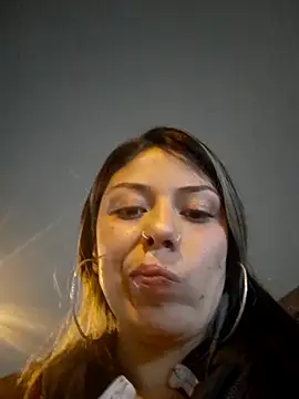 Snapshot of Sweel_Leyva18 chatting on 03.22.25 Sweel Leyva18 online show from 03.22.25