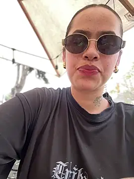 Snapshot of Mae_Henao9 chatting on 02.06.26 Mae Henao9 online show from 02.06.26