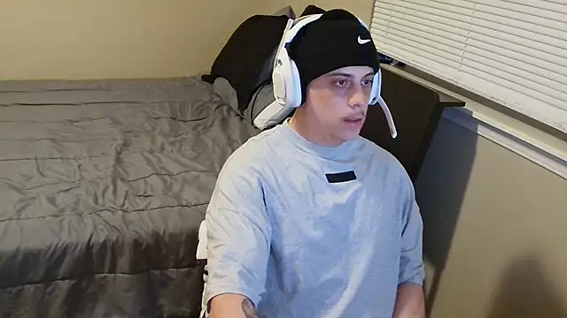 Snapshot of cumwithkash chatting on 02.24.25 cumwithkash online show from 02.24.25