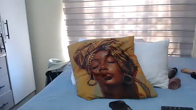 Foxybrownxx1 online show from 04.21.26