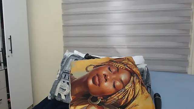 Foxybrownxx1 online show from 04.29.26