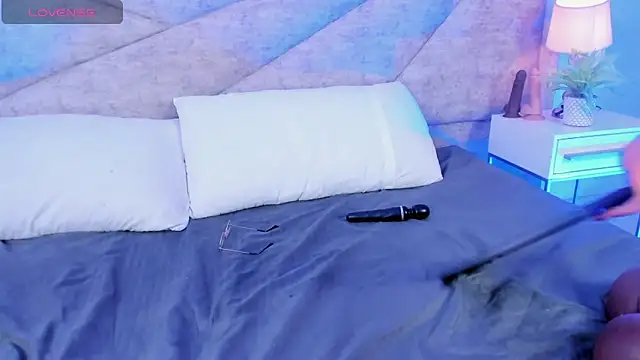 Snapshot of SofiiSweet_ chatting on 12.29.24 SofiiSweet online show from 12.29.24