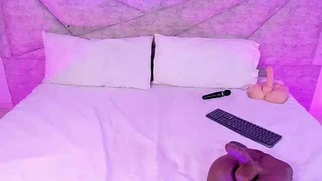 Snapshot of SofiiSweet_ chatting on 03.13.25 SofiiSweet online show from 03.13.25