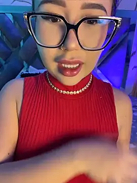 LylaLee111 online show from 05.04.26