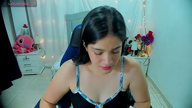 Snapshot of Alison_girl20 chatting on 12.30.24 Alison girl20 online show from 12.30.24