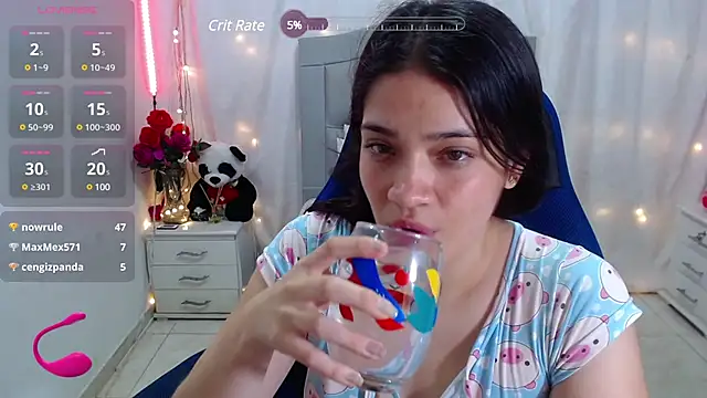 Snapshot of Alison_girl20 chatting on 03.01.25 Alison girl20 online show from 03.01.25