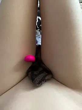 Snapshot of MALENKOST chatting on 02.24.26 MALENKOST online show from 02.24.26