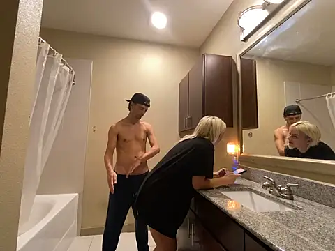 Snapshot of girlfriendmissy chatting on 12.29.24 girlfriendmissy online show from 12.29.24