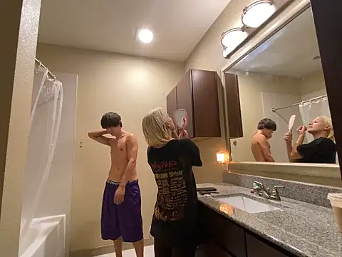 Snapshot of girlfriendmissy chatting on 01.15.25 girlfriendmissy online show from 01.15.25