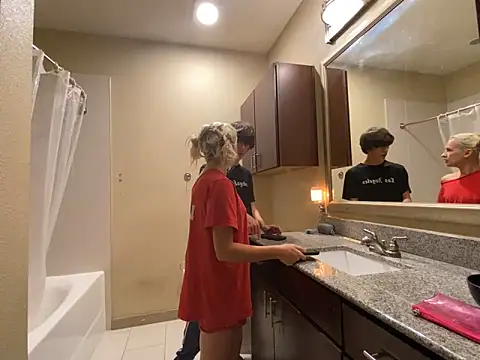 Snapshot of girlfriendmissy chatting on 01.29.25 girlfriendmissy online show from 01.29.25