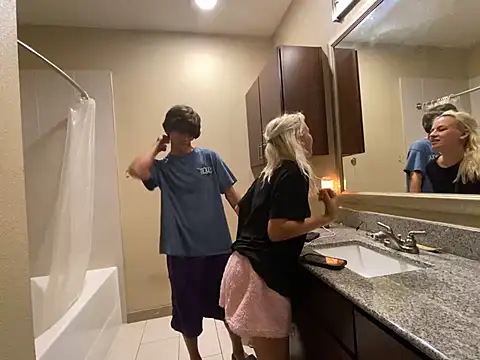 Snapshot of girlfriendmissy chatting on 02.07.25 girlfriendmissy online show from 02.07.25