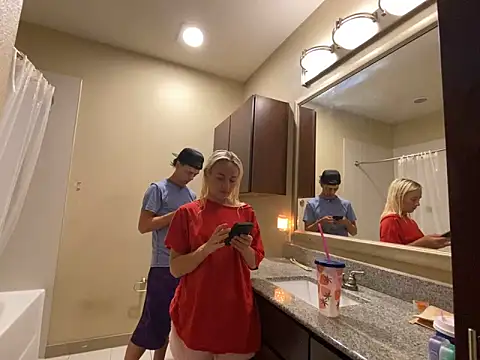 Snapshot of girlfriendmissy chatting on 02.13.25 girlfriendmissy online show from 02.13.25