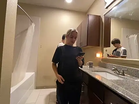 Snapshot of girlfriendmissy chatting on 02.23.25 girlfriendmissy online show from 02.23.25